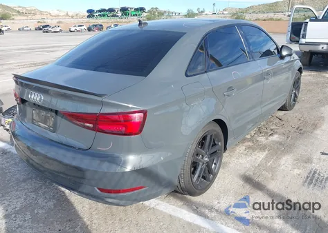 2019 Audi A3 40 Premium/40 Titanium Premium z USA, uszkodzony, nr VIN WAUAUGFF9KA120337